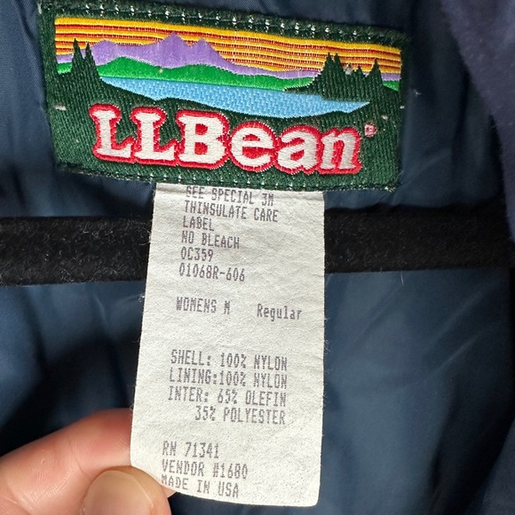 Women’s red L.L. Bean winter coat, size medium - Picture 3 of 11